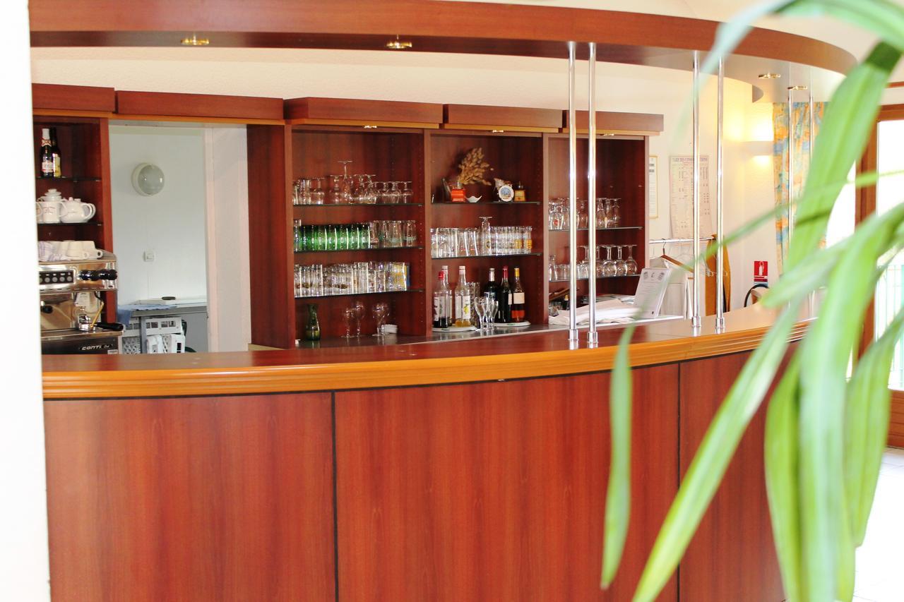 Logis Hotel Restaurant De L'Abbaye Ferrieres-en-Gatinais Eksteriør bilde