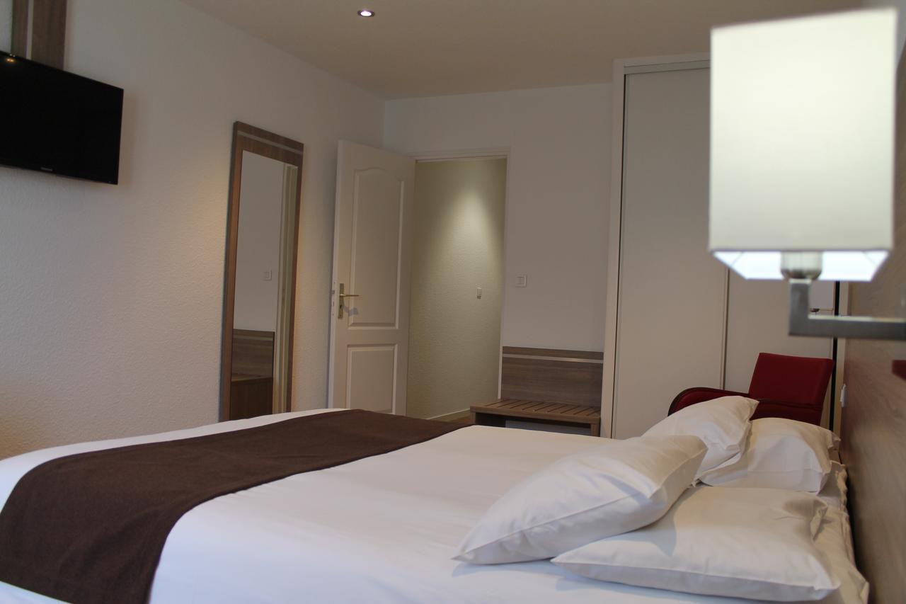 Logis Hotel Restaurant De L'Abbaye Ferrieres-en-Gatinais Eksteriør bilde