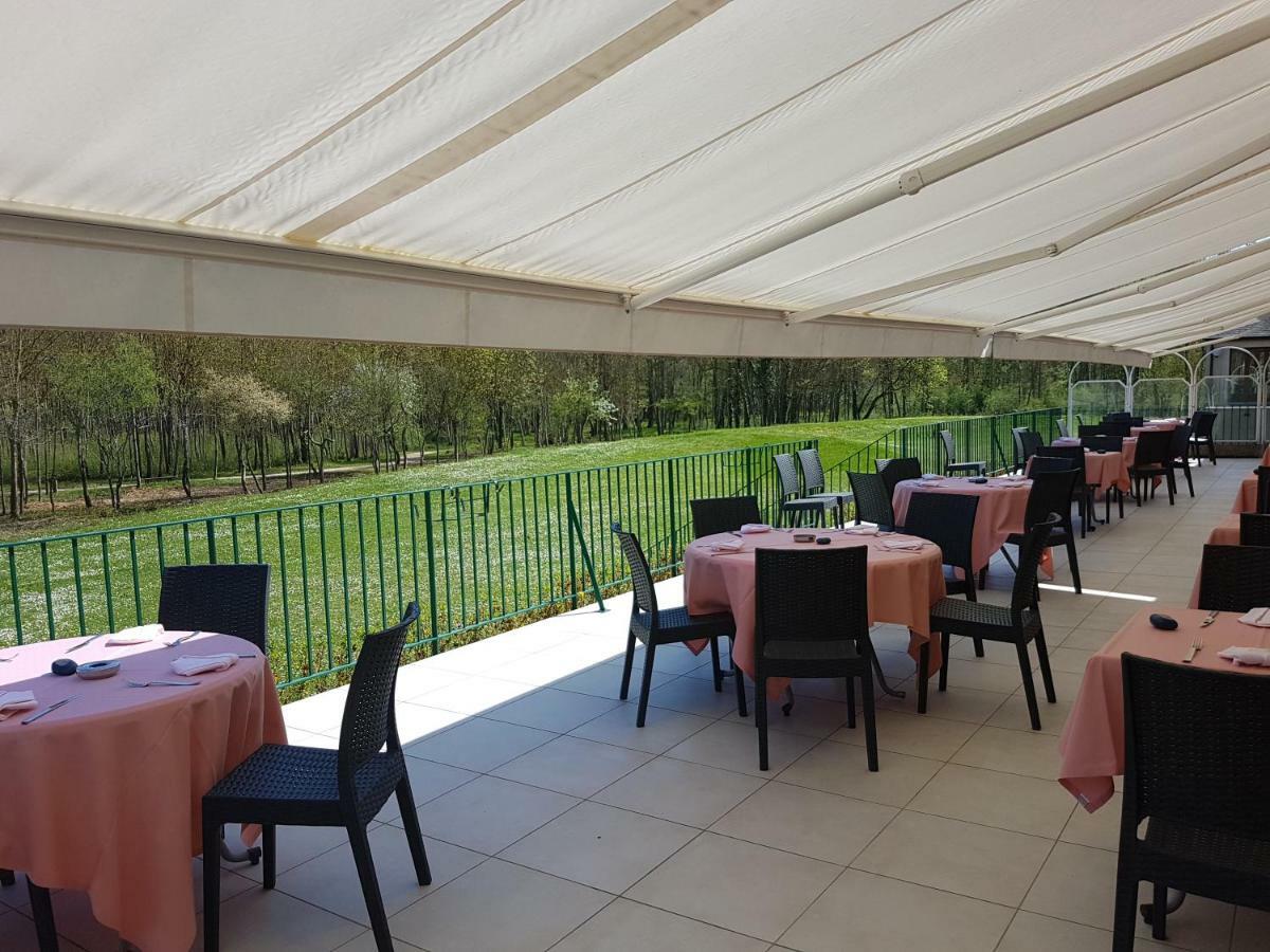 Logis Hotel Restaurant De L'Abbaye Ferrieres-en-Gatinais Eksteriør bilde